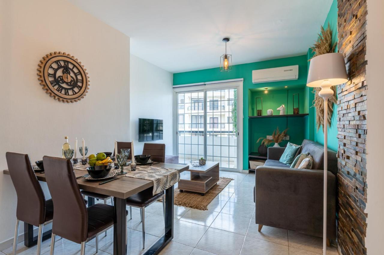Araminta 2-Bedroom Apartment In Ларнака Екстер'єр фото