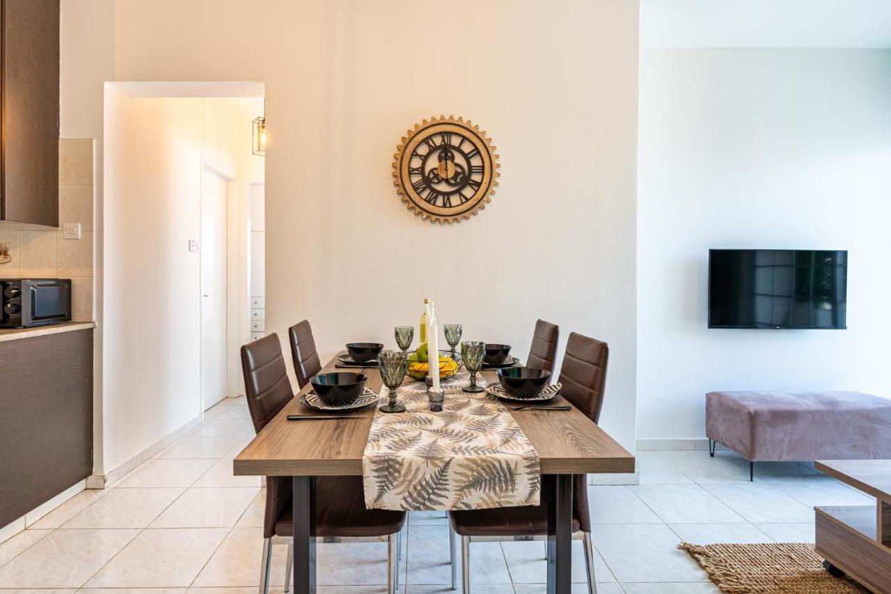 Araminta 2-Bedroom Apartment In Ларнака Екстер'єр фото